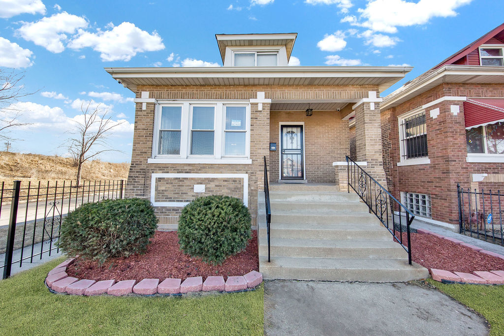 7501 S Aberdeen Avenue Property Photo
