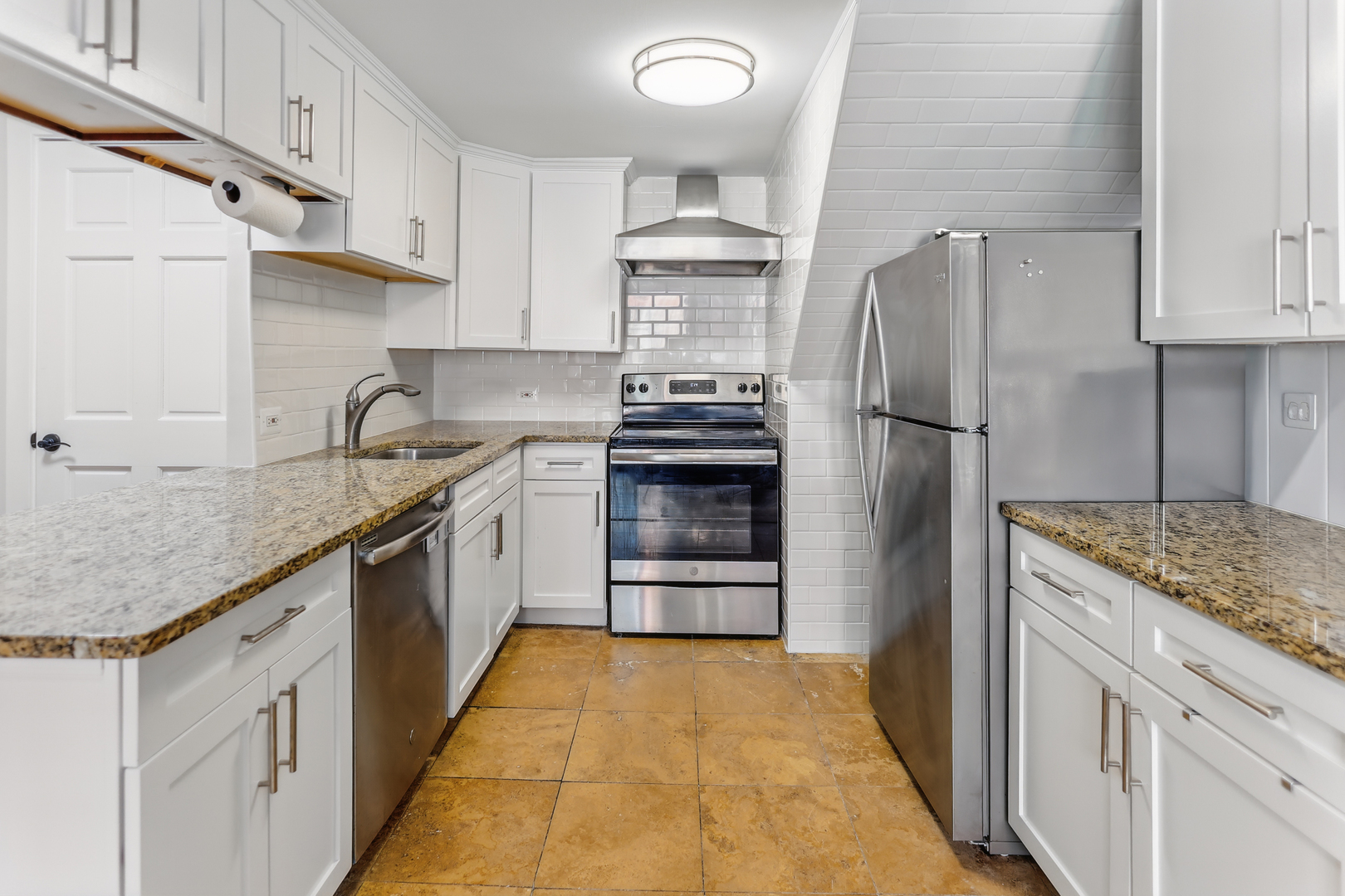 1221 N Dearborn Street 609s Property Photo 6