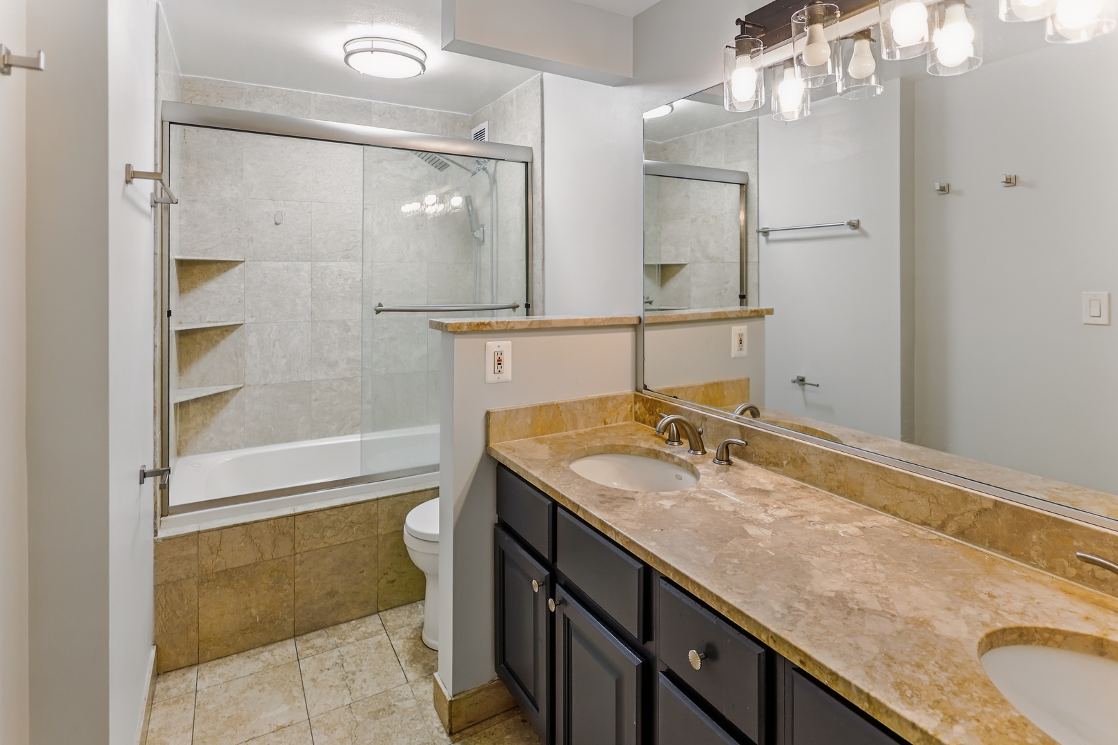 1221 N Dearborn Street 609s Property Photo 8