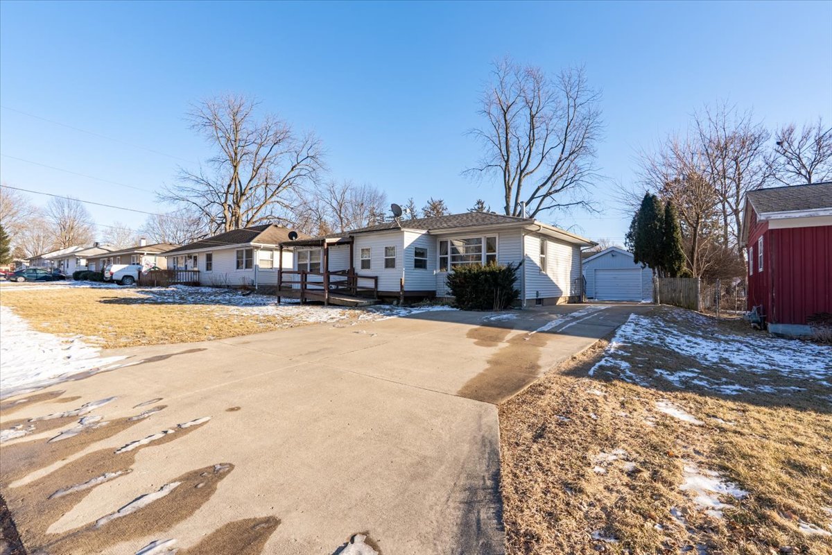 111 W Cypress Street Property Photo