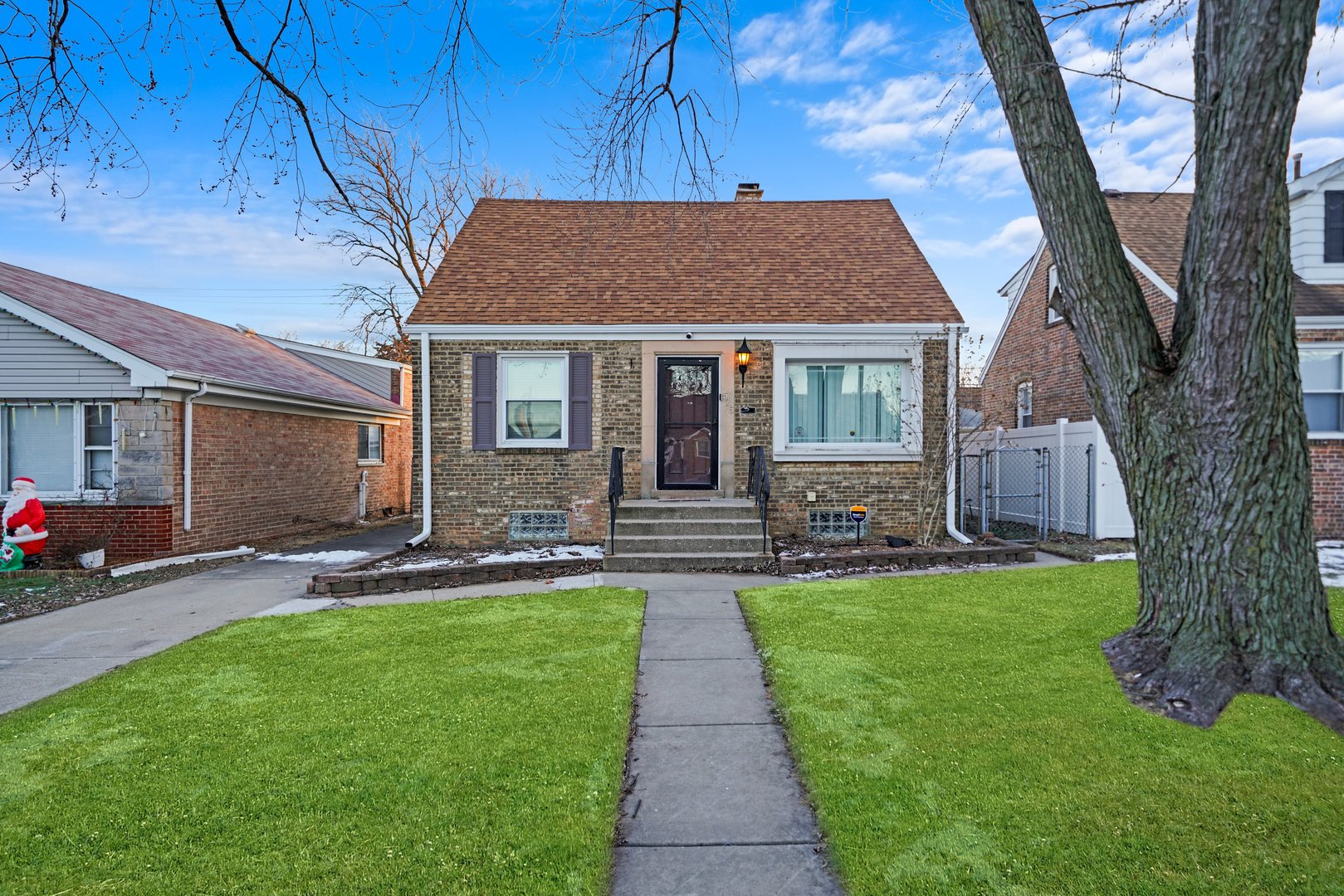525 Webb Street Property Photo