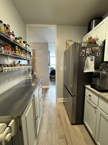 720 W Gordon Terrace 22h Property Photo 7