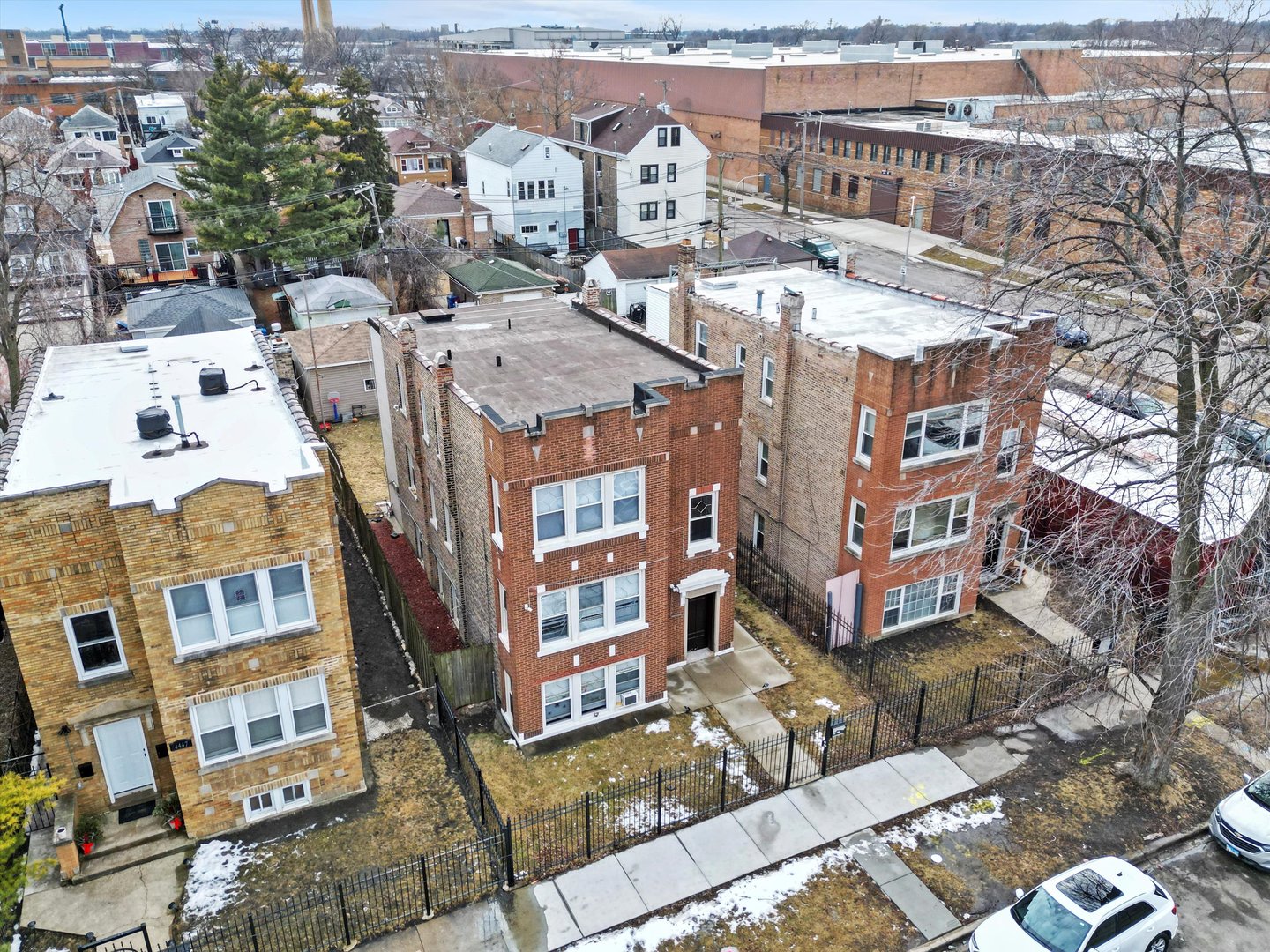 4449 W Walton Street Property Photo 4