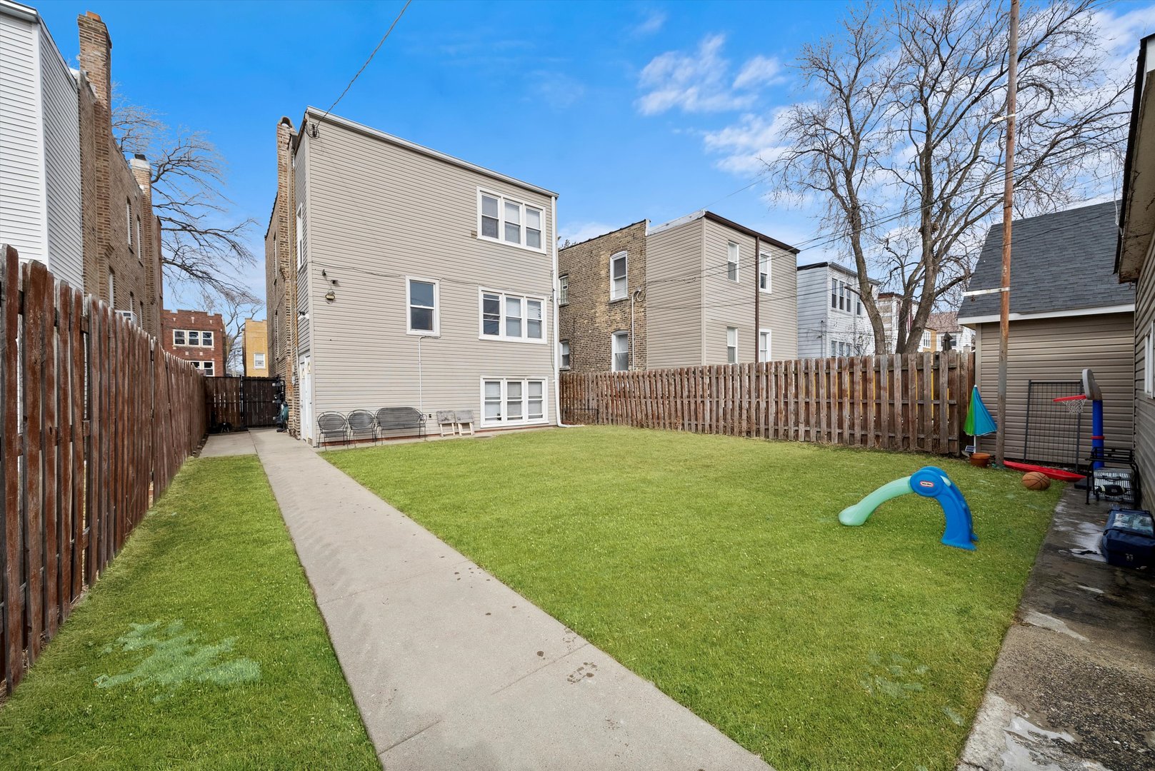 4449 W Walton Street Property Photo 7