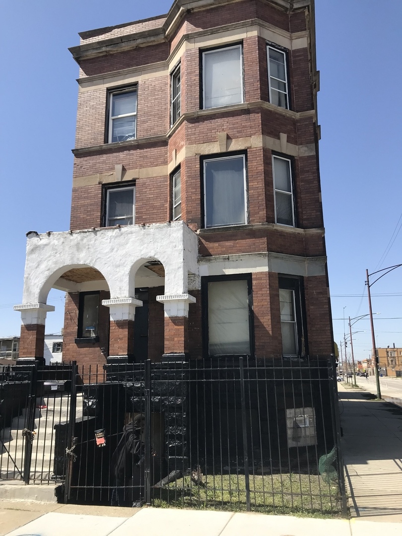 1600 S Saint Louis Avenue Property Photo 1