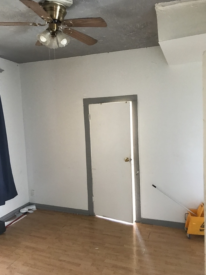 1600 S Saint Louis Avenue Property Photo 8