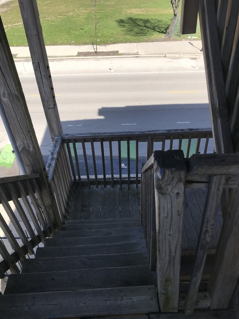 1600 S Saint Louis Avenue Property Photo 11