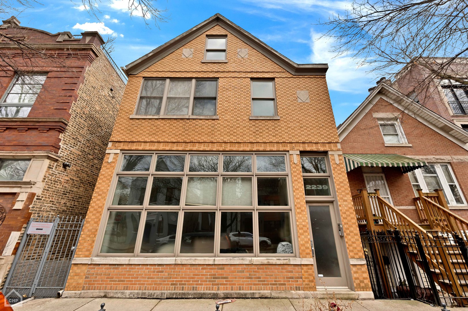 2239 N Leavitt St Property Photo