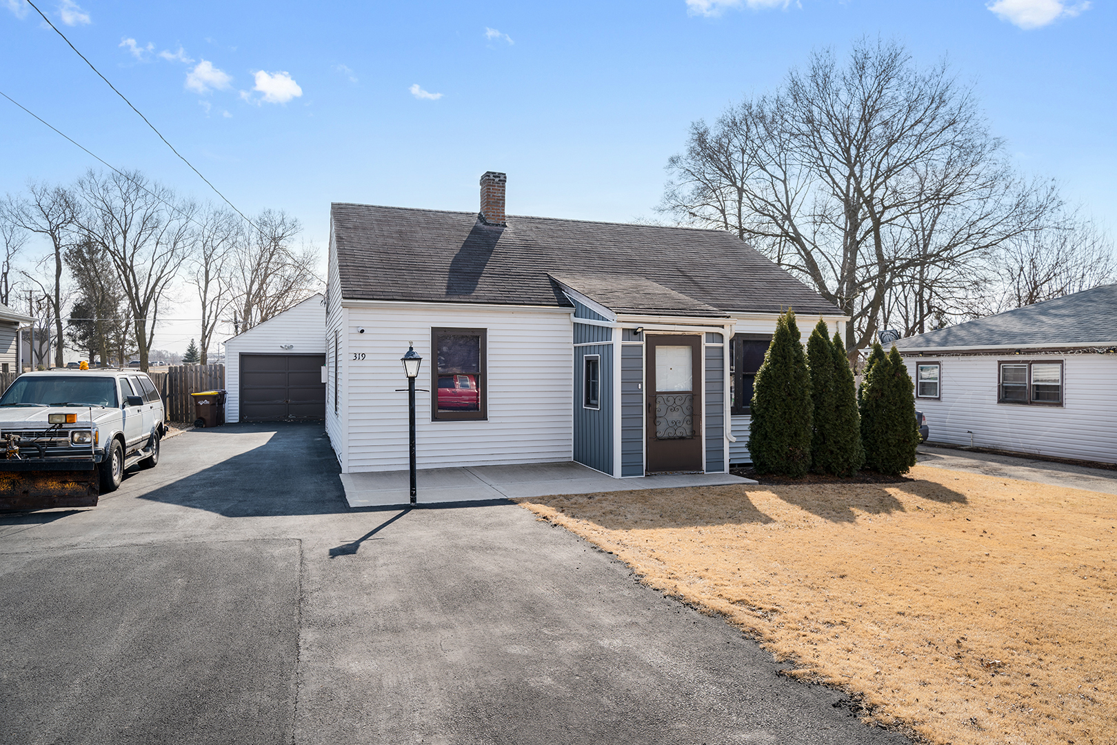 319 Sawyer Rd Property Photo