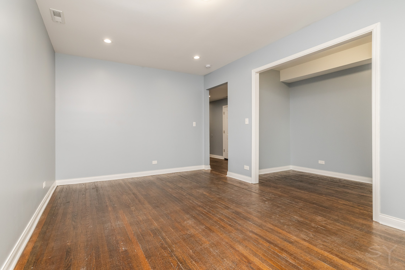 7230 S Yates Boulevard Property Photo 8