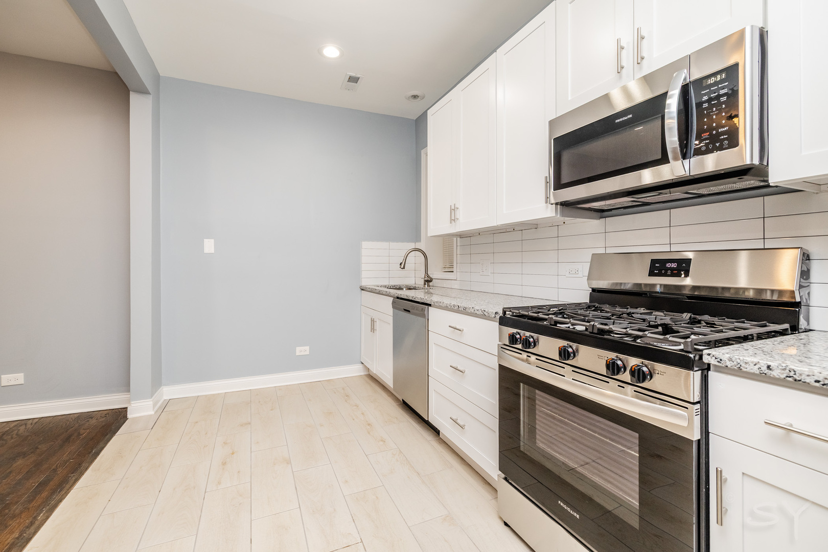 7230 S Yates Boulevard Property Photo 12