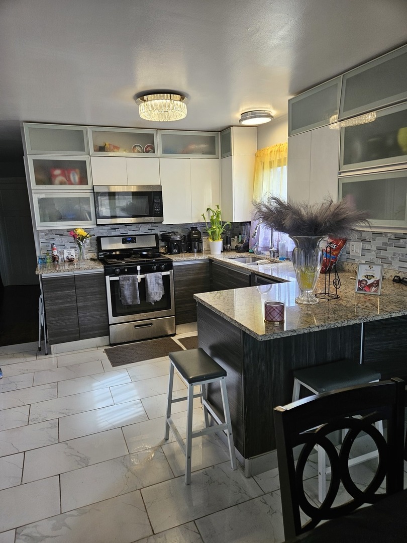 364 Oglesby Avenue Property Photo 4
