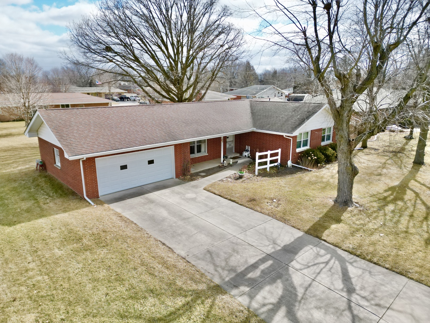 806 Sunset Drive Property Photo