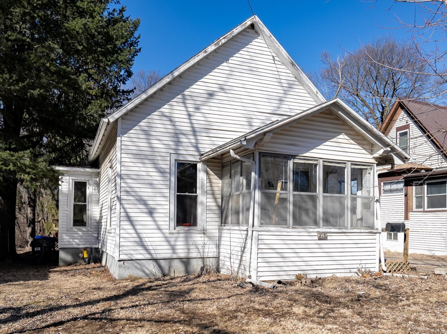 715 S Clayton St Property Photo