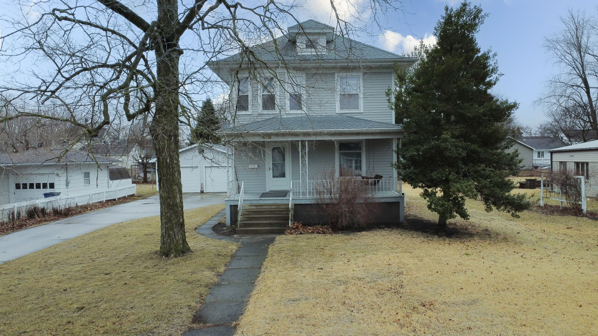 550 E Mulberry St Property Photo