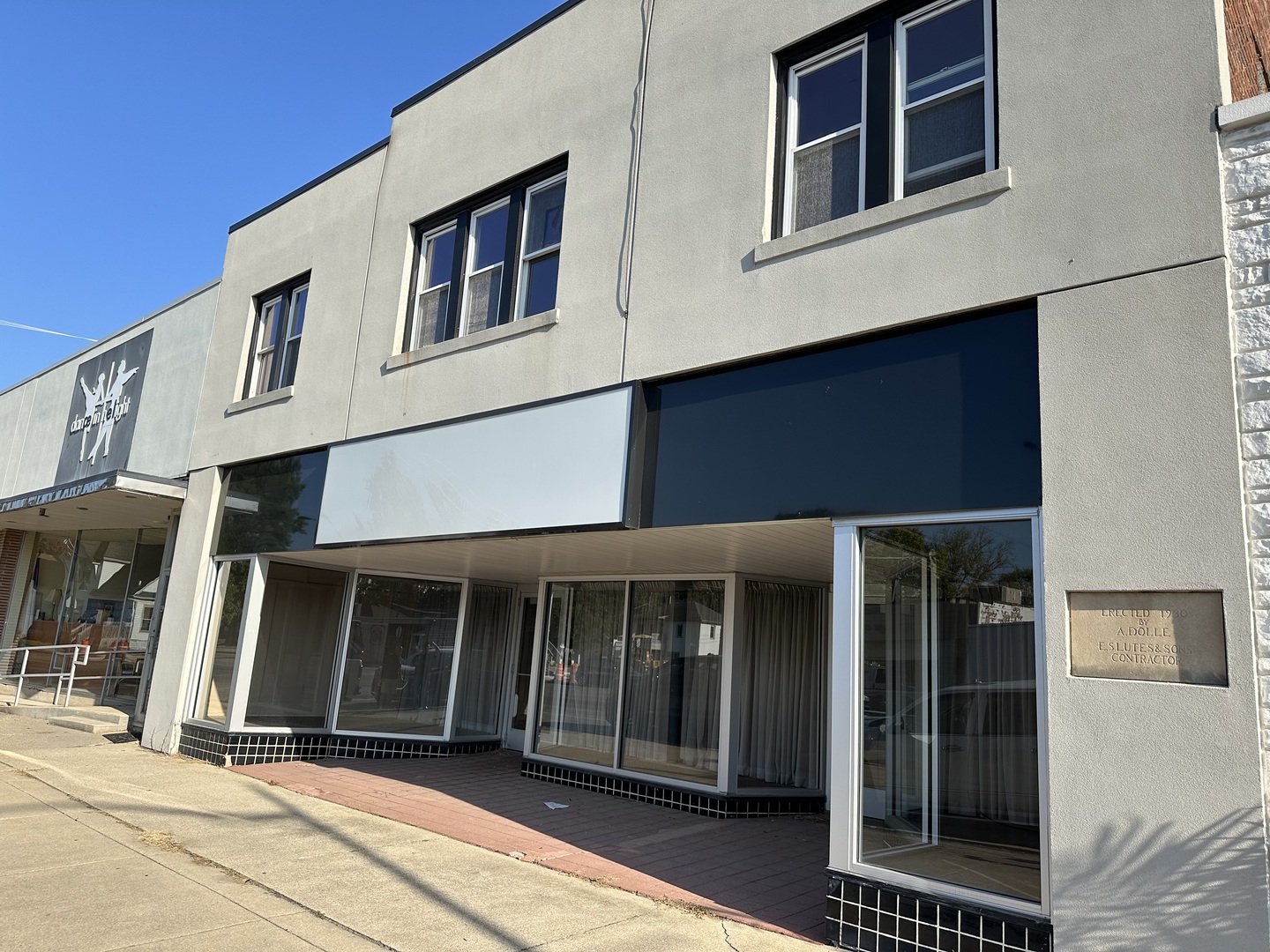 423 W Broadway Street Property Photo