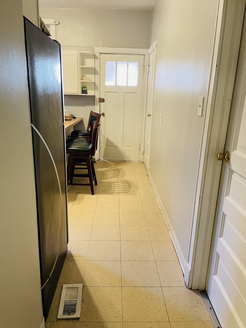 2406 N Bernard Street Property Photo 8
