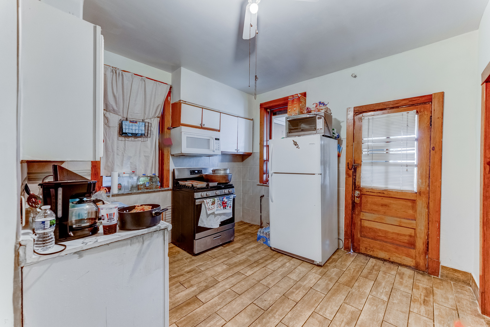 6154 S Maplewood Avenue Property Photo 7