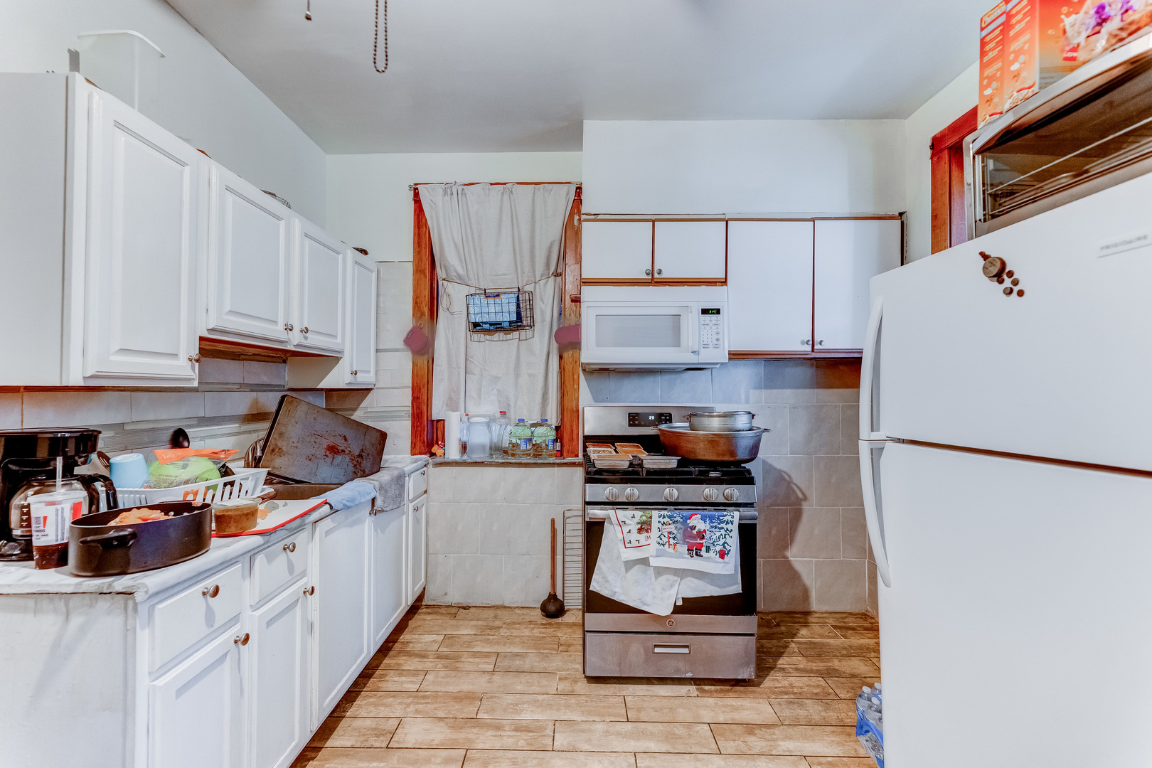 6154 S Maplewood Avenue Property Photo 8