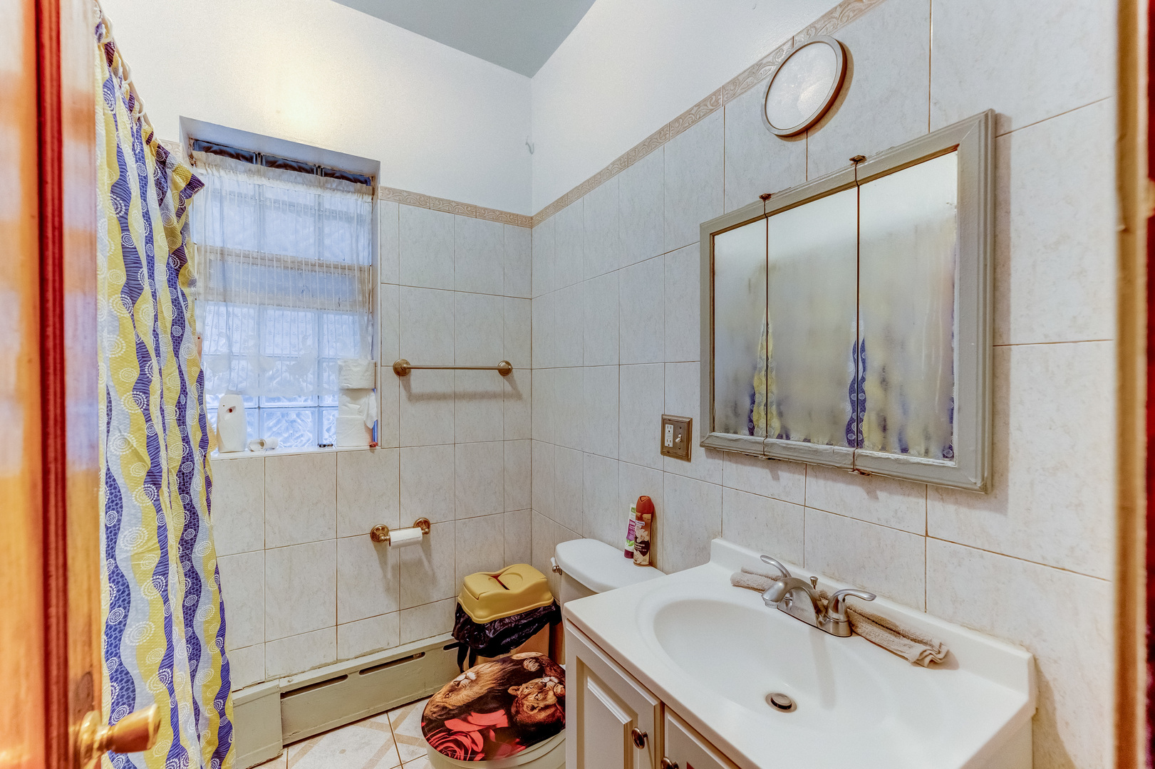 6154 S Maplewood Avenue Property Photo 9