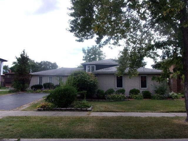 951 E 193rd Street Property Photo