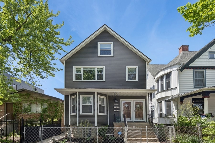 1748 N Albany Avenue Property Photo 2