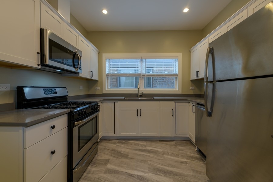 1748 N Albany Avenue Property Photo 30