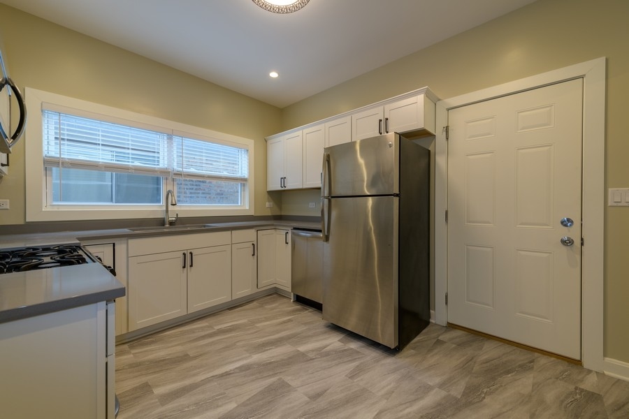1748 N Albany Avenue Property Photo 31