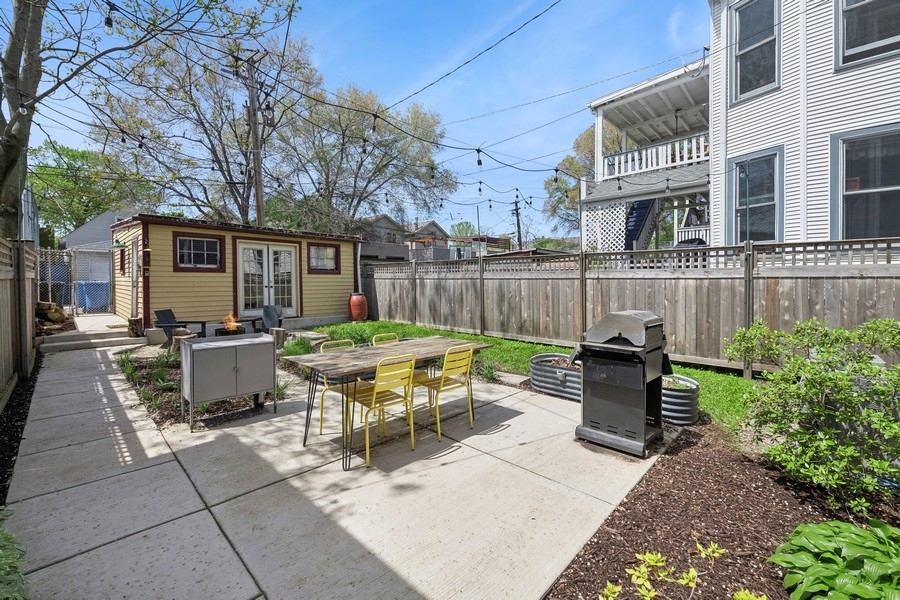1748 N Albany Avenue Property Photo 42
