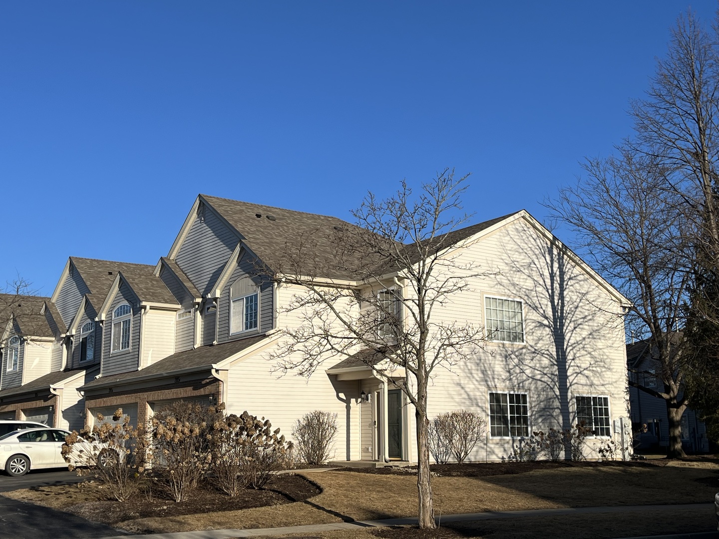 285 Thornwood Way F Property Photo 1