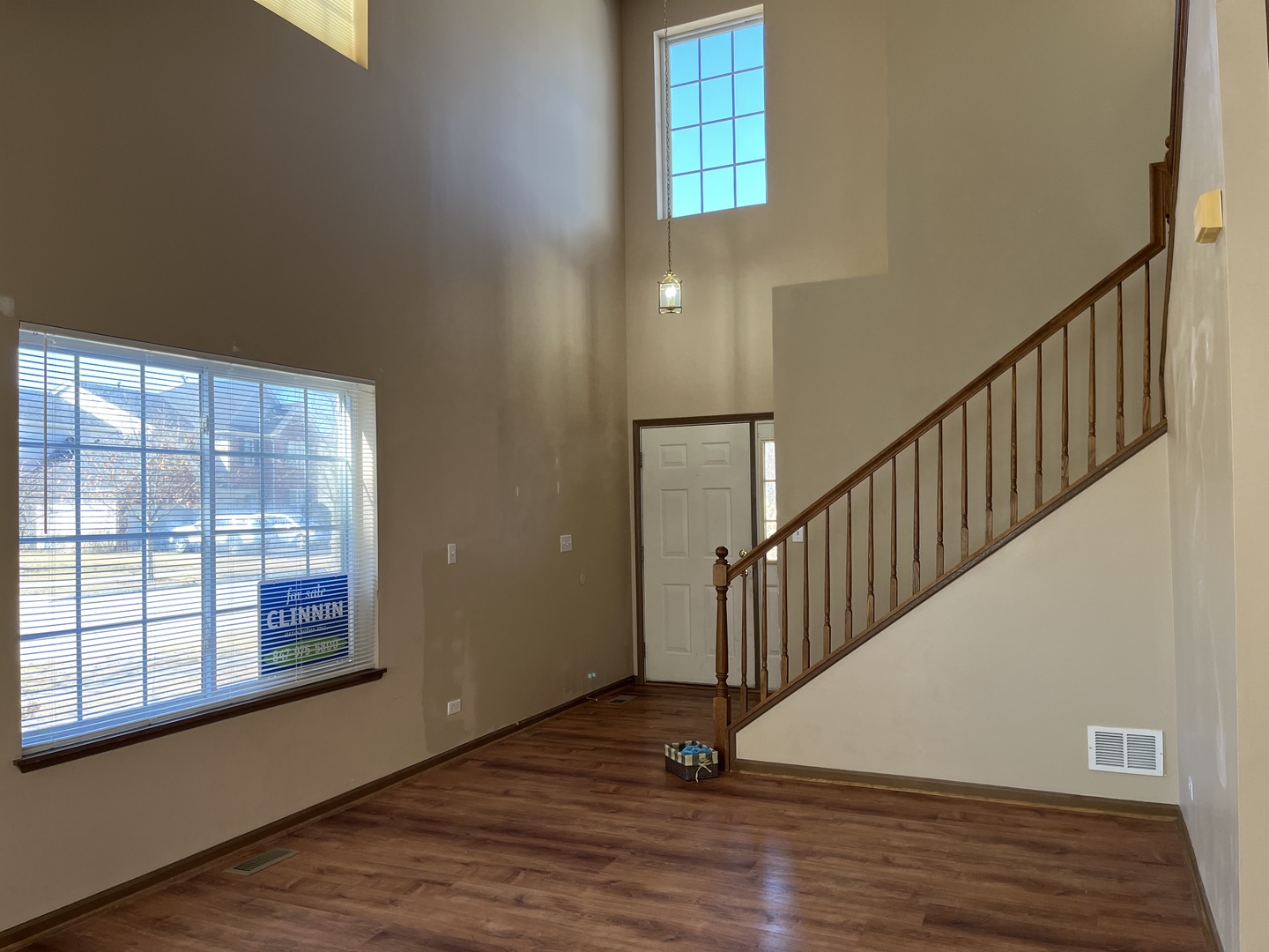 285 Thornwood Way F Property Photo 5