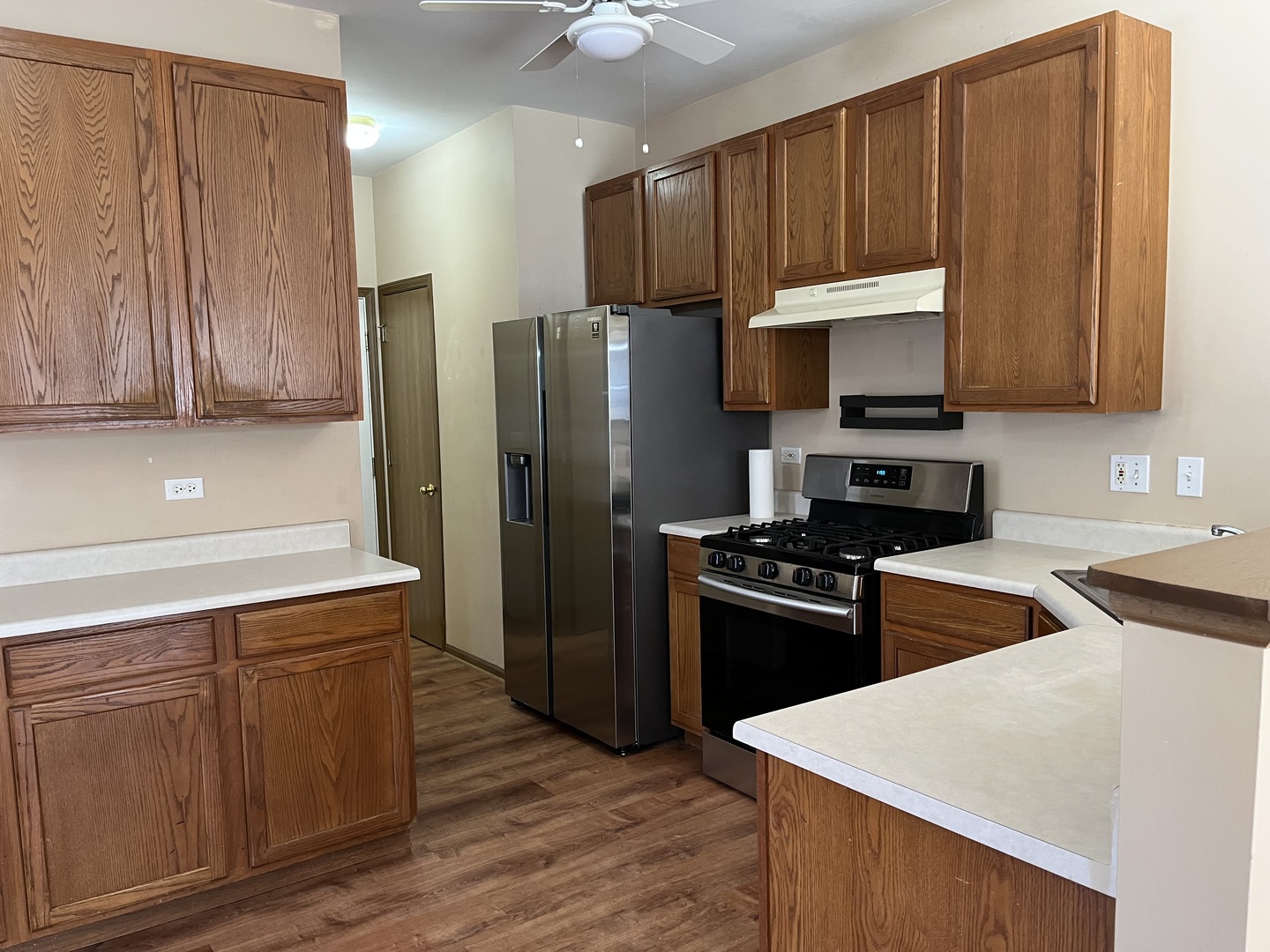 285 Thornwood Way F Property Photo 8