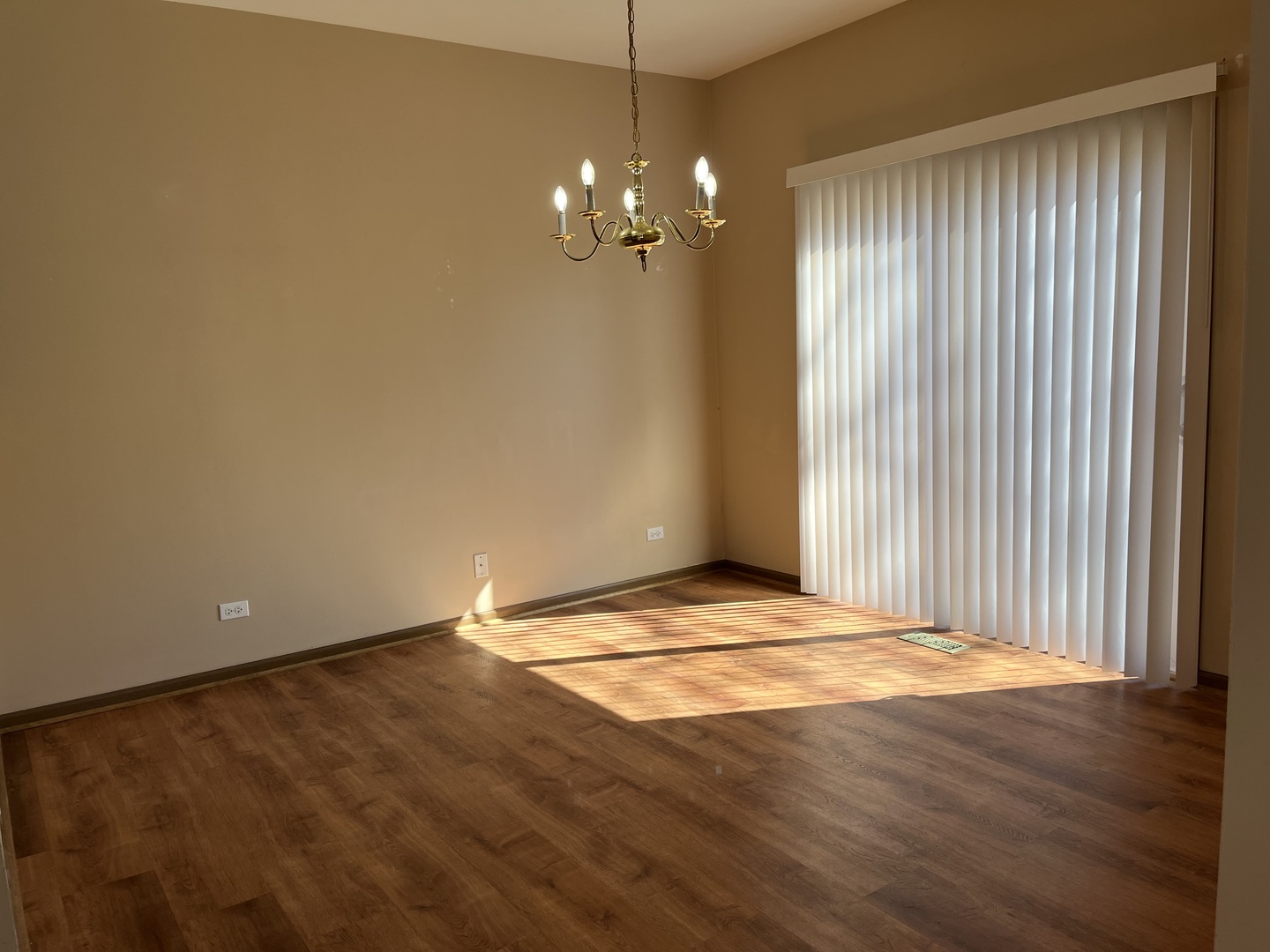 285 Thornwood Way F Property Photo 9