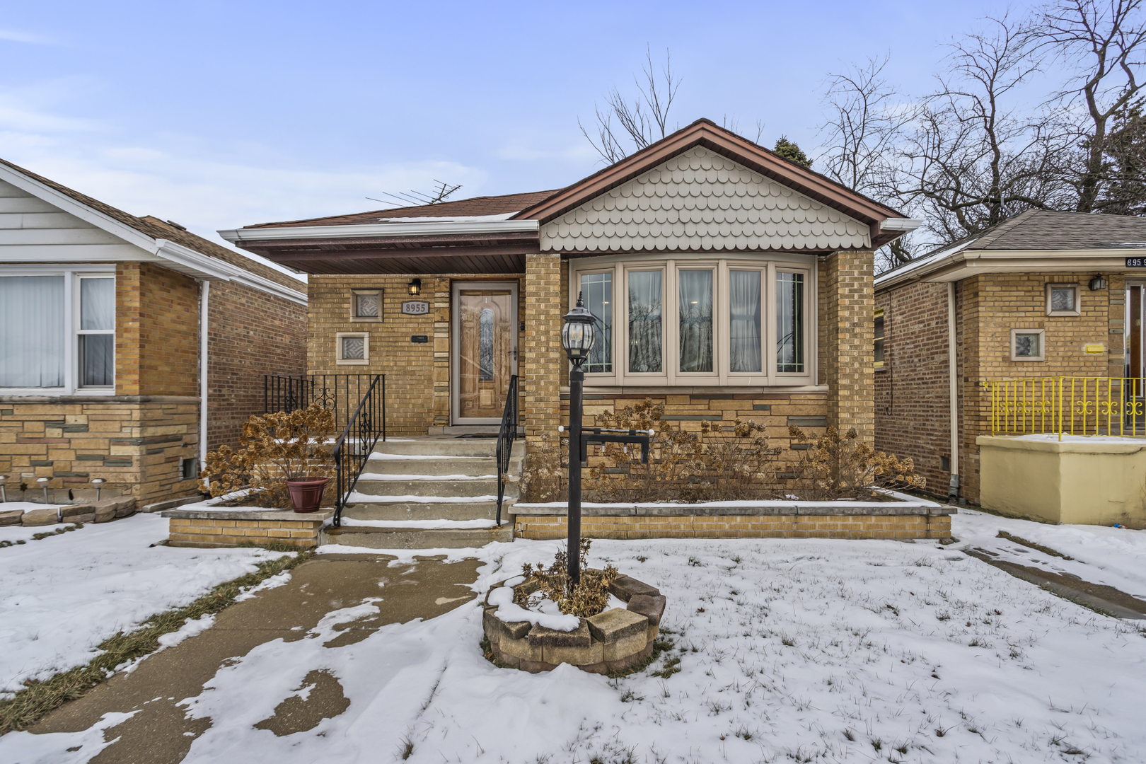 8955 S Essex Avenue Property Photo