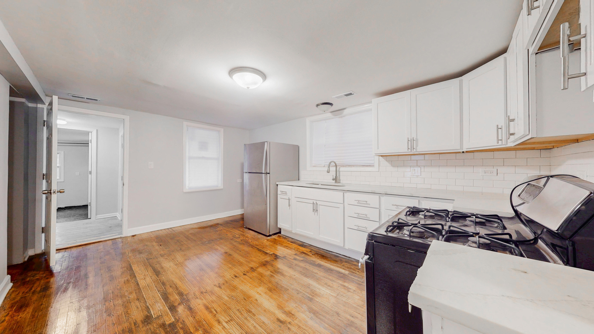 8527 S Marquette Avenue Property Photo 4