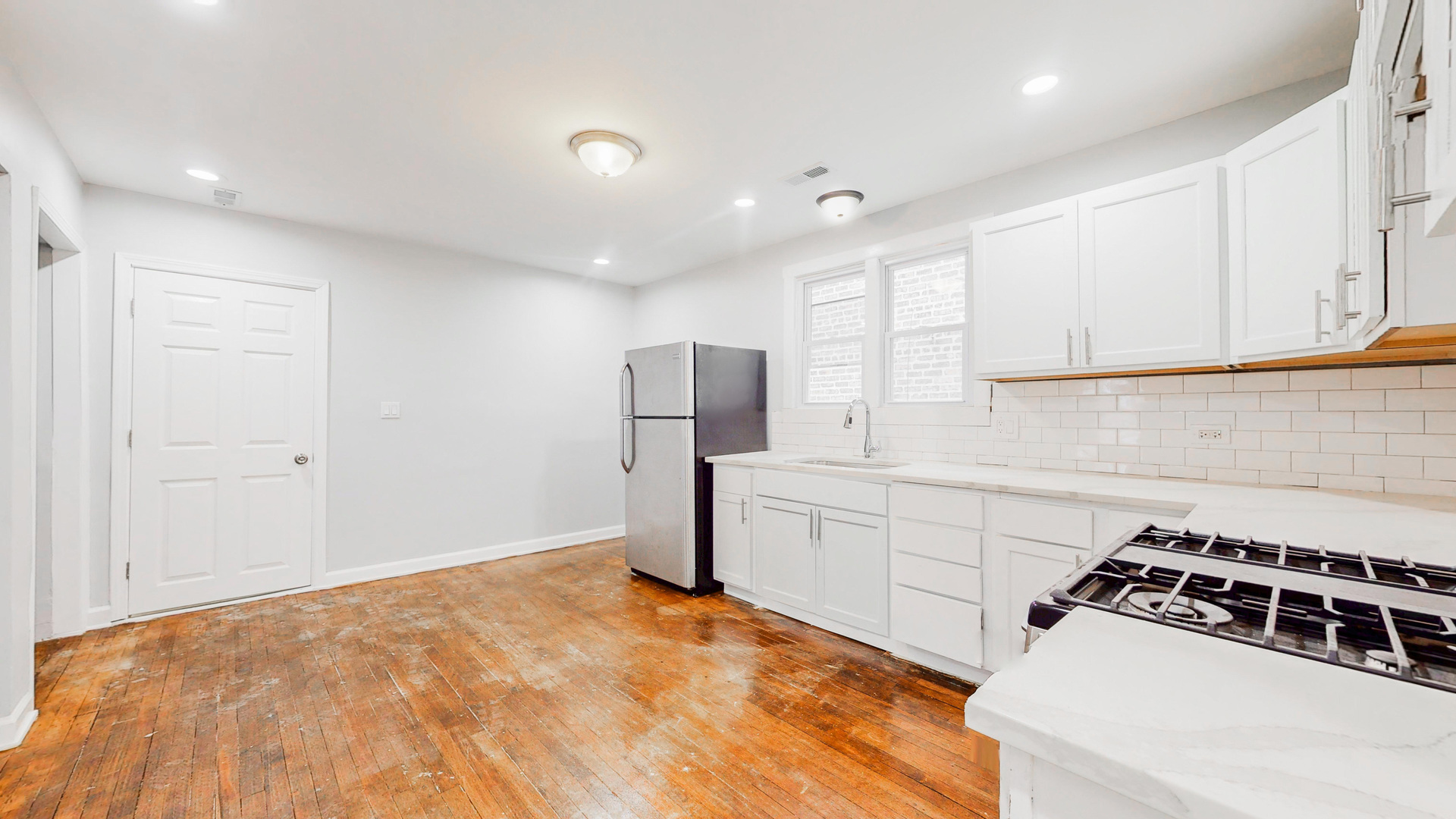 8527 S Marquette Avenue Property Photo 6