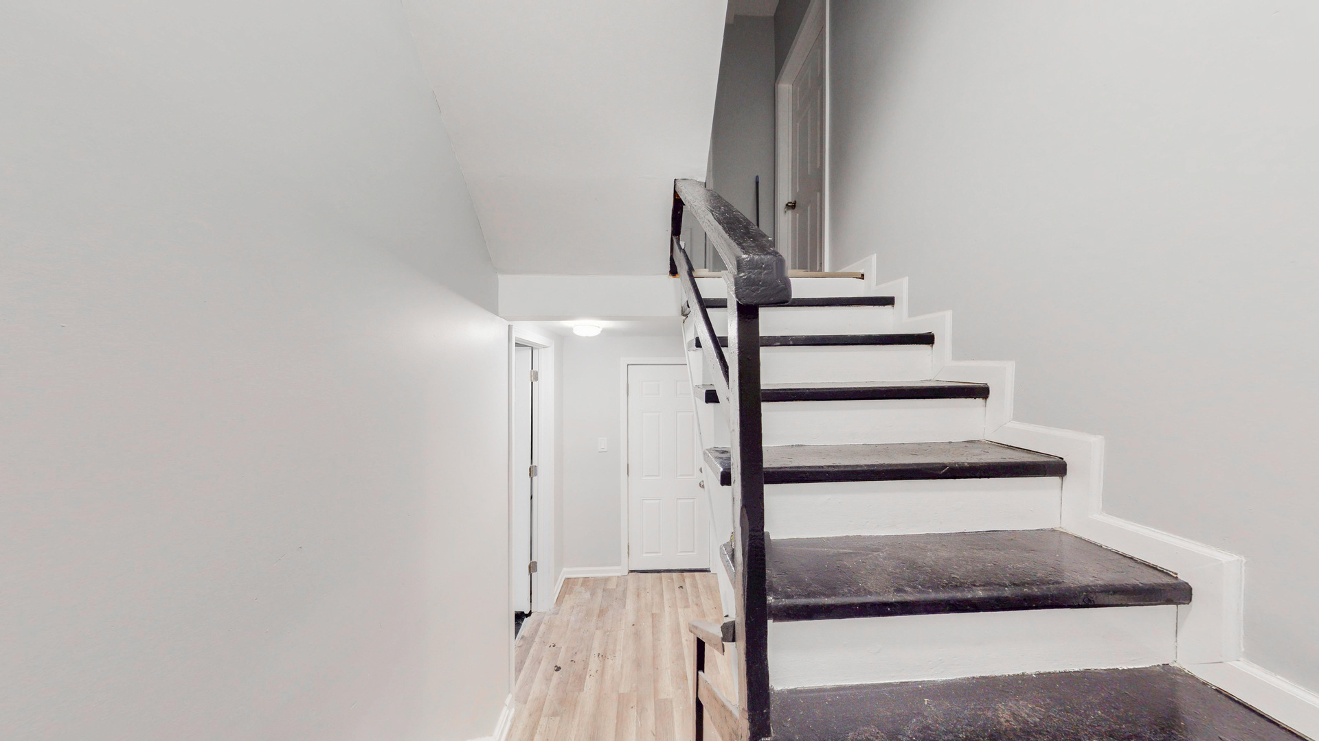 8527 S Marquette Avenue Property Photo 21