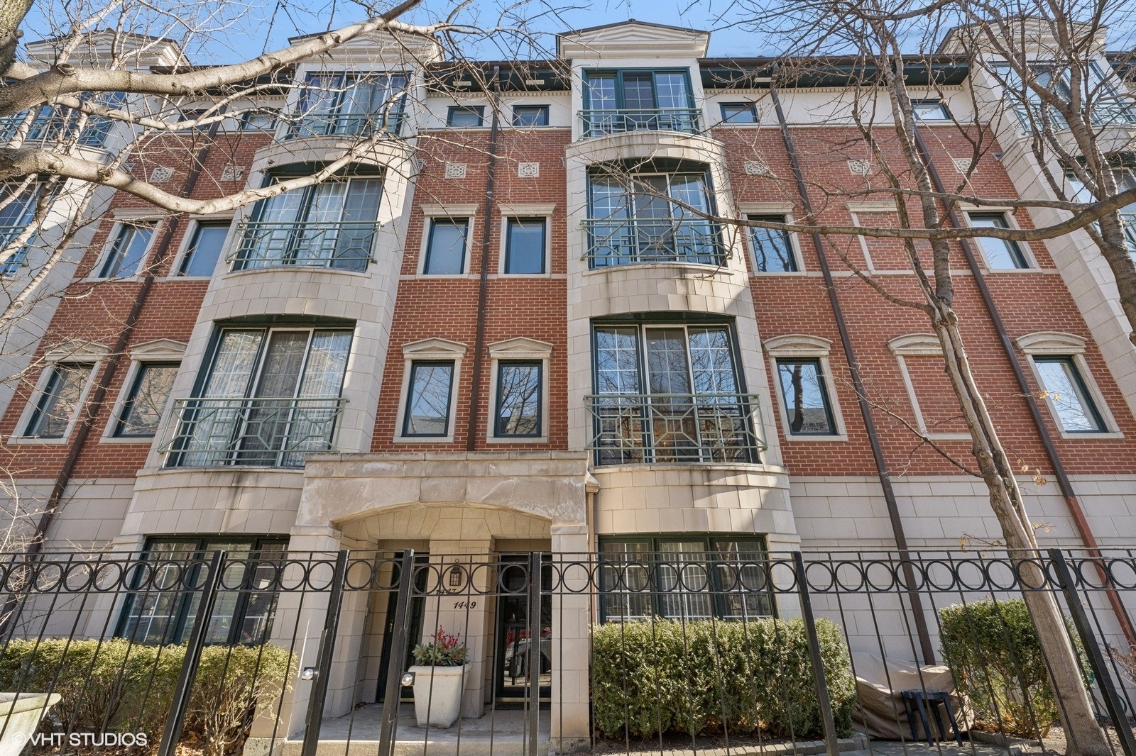 1449 S Prairie Ave Property Photo