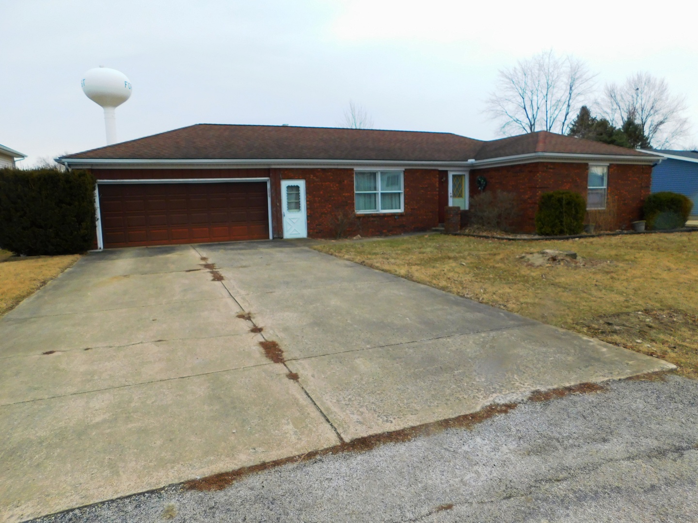 721 N Leona Lane Property Photo