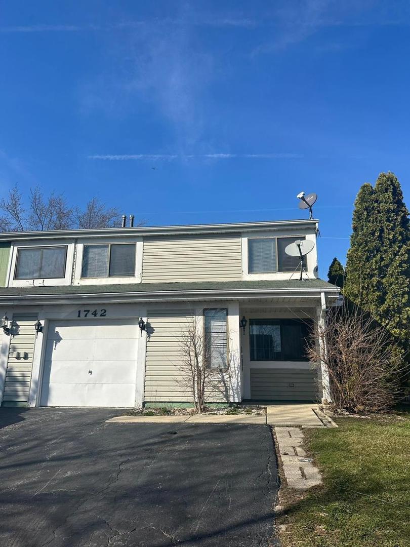 1742 De Forest Lane Property Photo