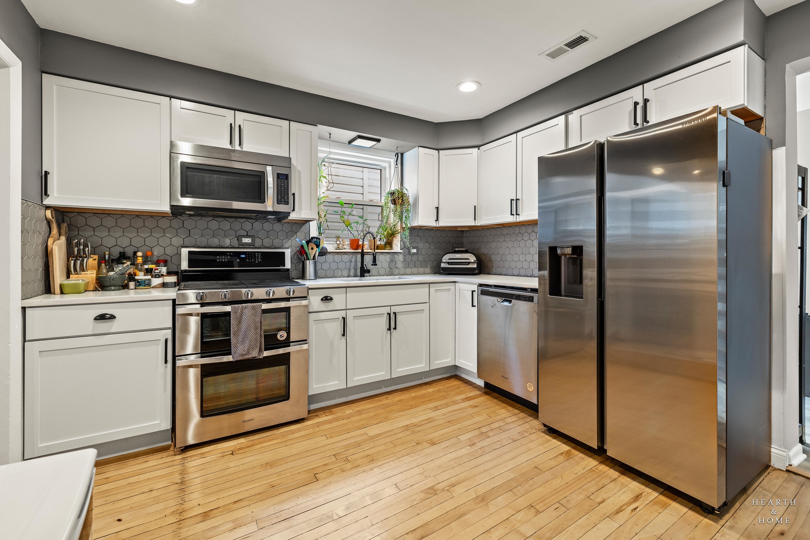 3440 N Kilbourn Avenue Property Photo 7