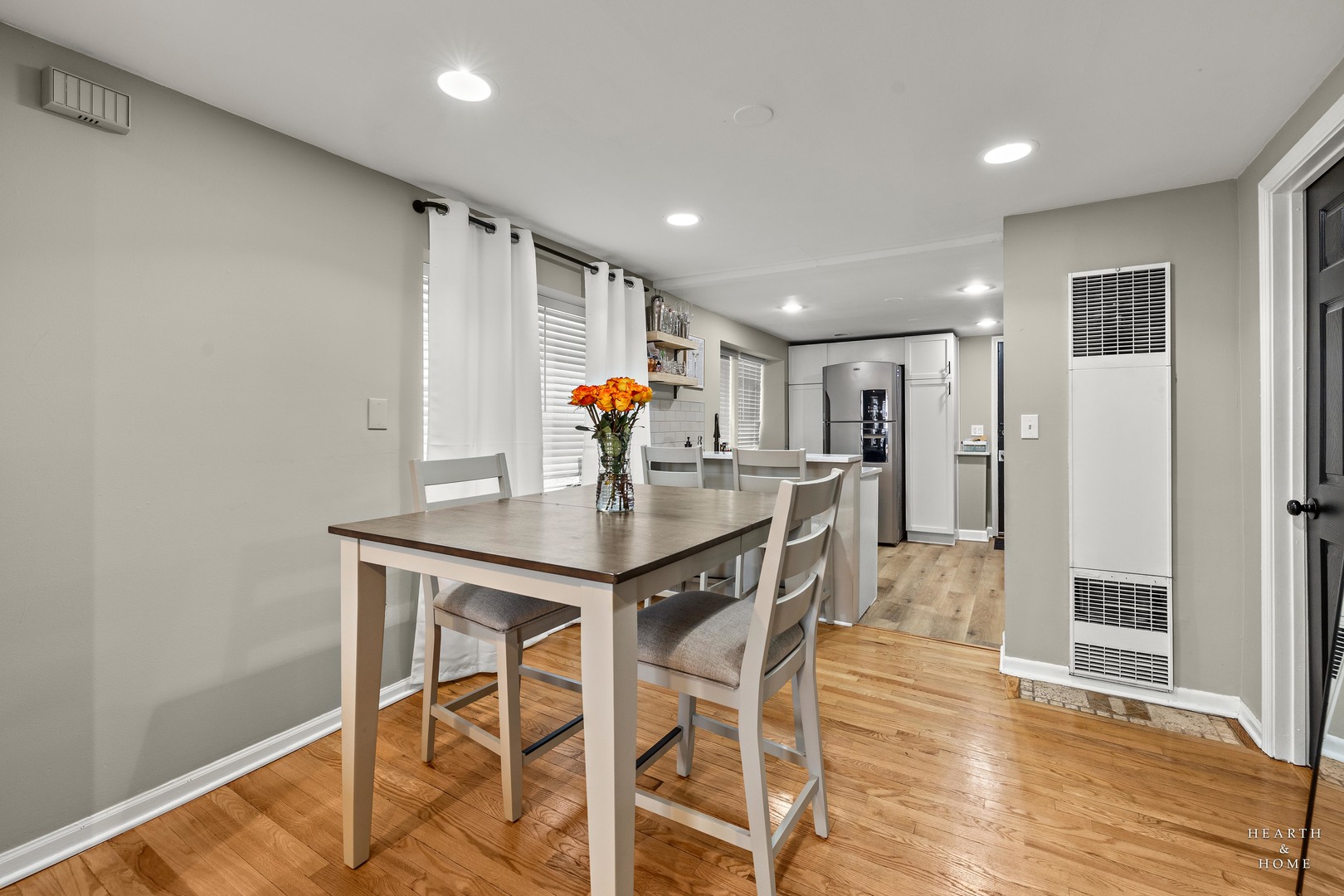 3440 N Kilbourn Avenue Property Photo 17