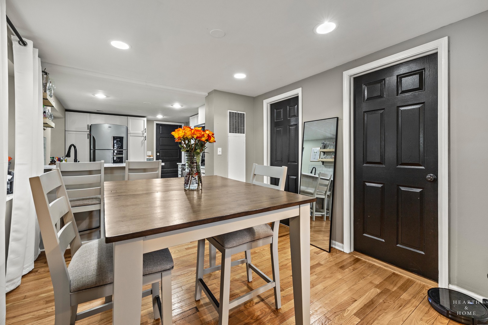 3440 N Kilbourn Avenue Property Photo 18