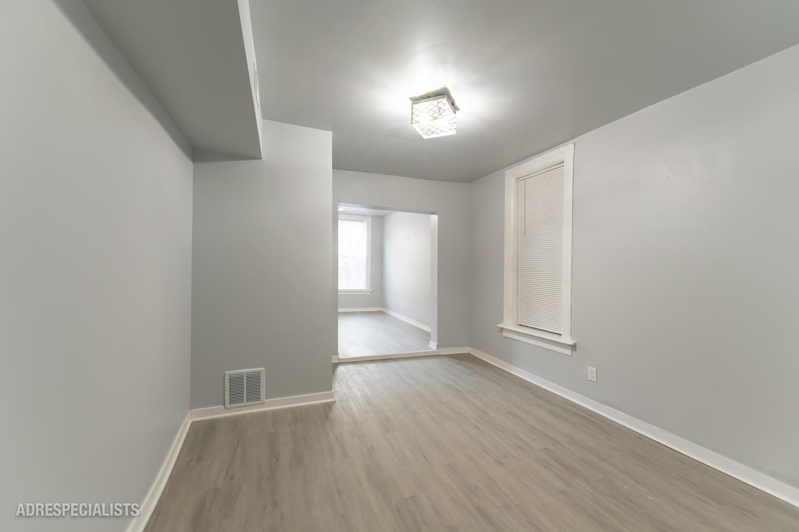 1932 W 22nd Place Property Photo 8