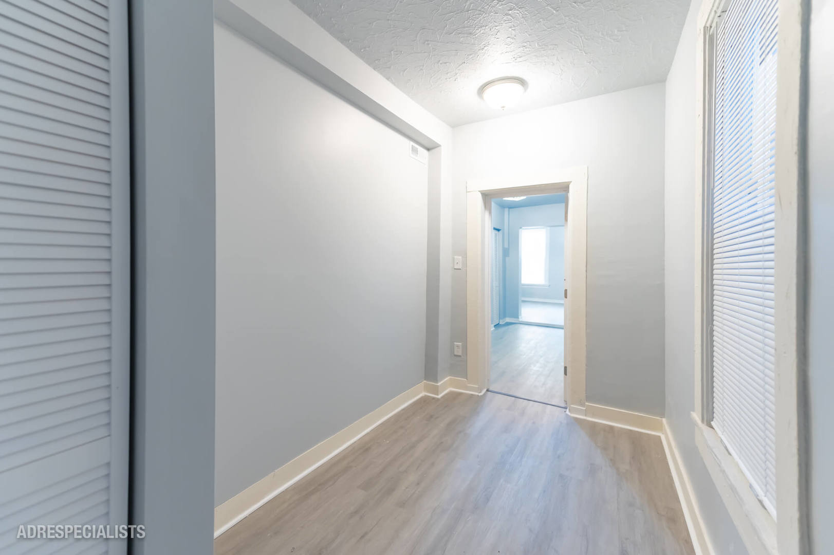 1932 W 22nd Place Property Photo 12