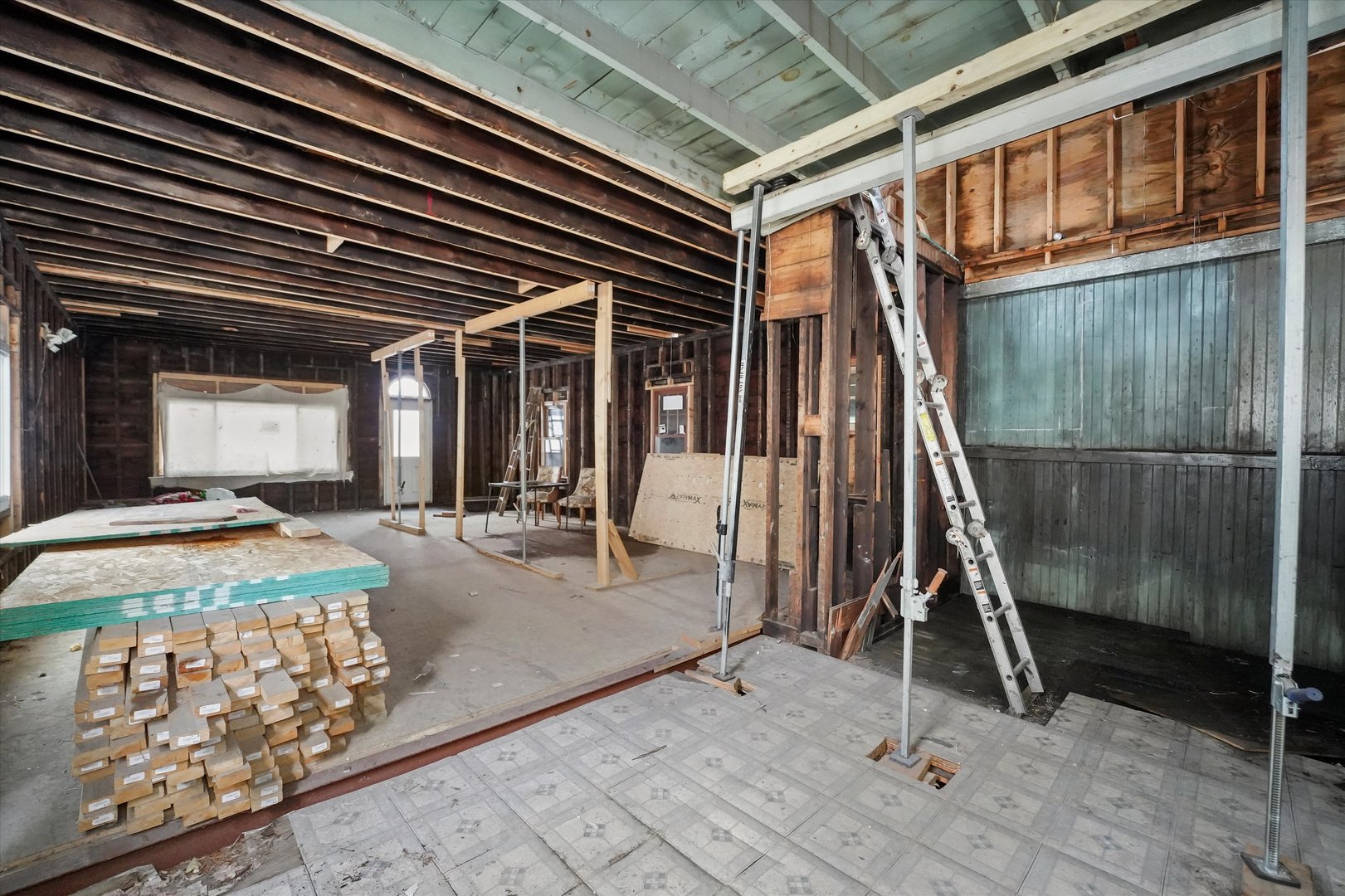 2614 W Cullerton Street Property Photo 8