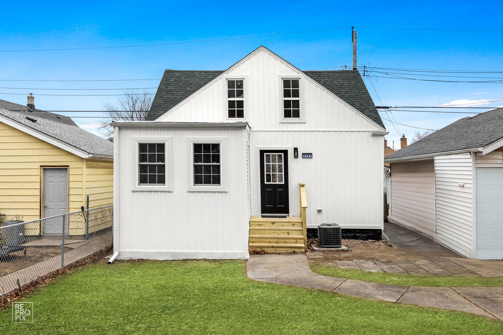 5147 S Long Ave Property Photo
