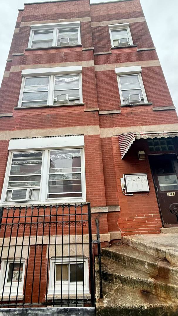 241 W 22nd Pl Property Photo