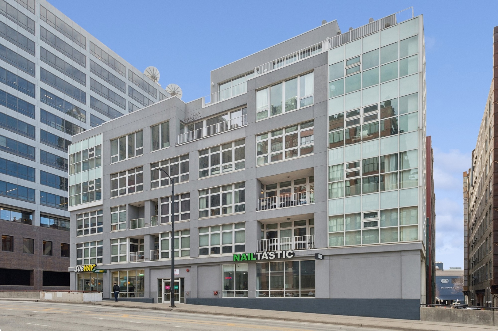 400 N Orleans Street 4d Property Photo