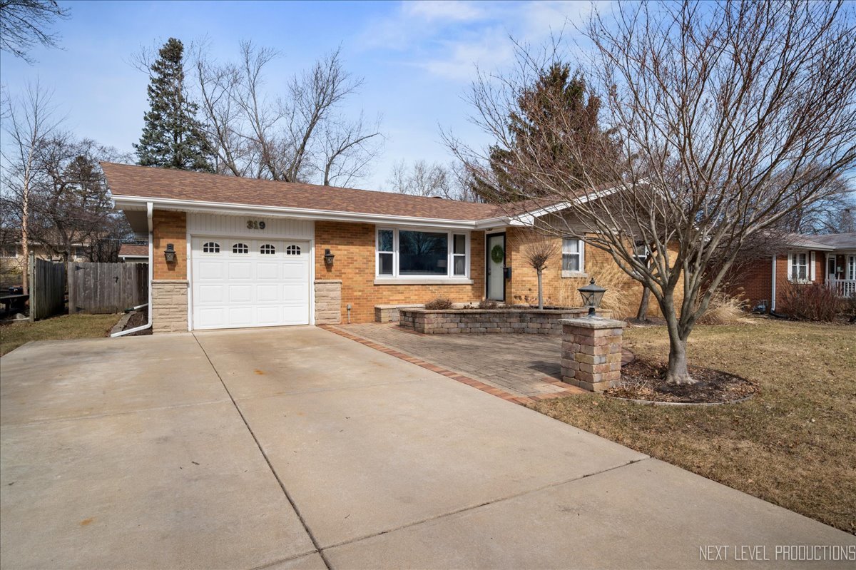 319 W State Street Property Photo